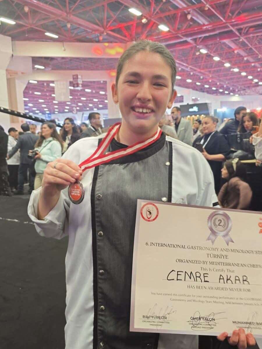 Marmarisli Öğrenciler GASTROANTALYA’dan Altın ve Gümüş Madalyayla Döndü 3